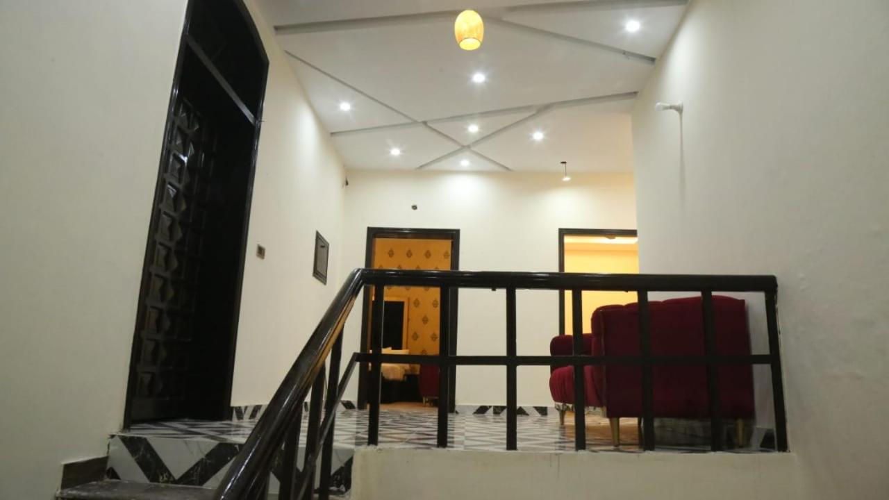 Hotel De Smart Мултан Екстер'єр фото