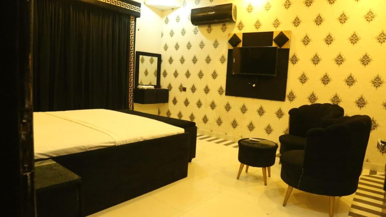 Hotel De Smart Мултан Екстер'єр фото