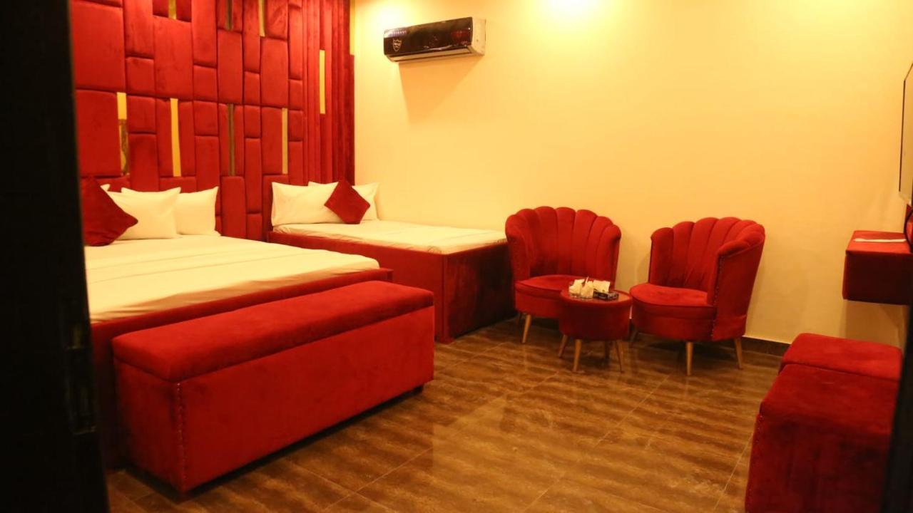 Hotel De Smart Мултан Екстер'єр фото