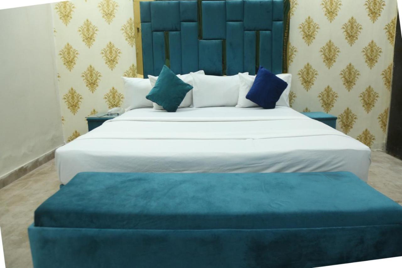 Hotel De Smart Мултан Екстер'єр фото