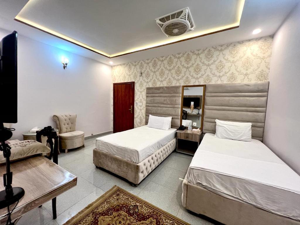 Hotel De Smart Мултан Екстер'єр фото